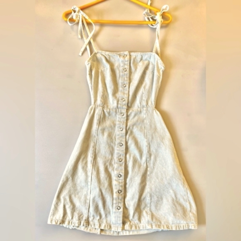 Forever 21 Womens Backless Striped Sleeveless Button Down Dress. Size Small